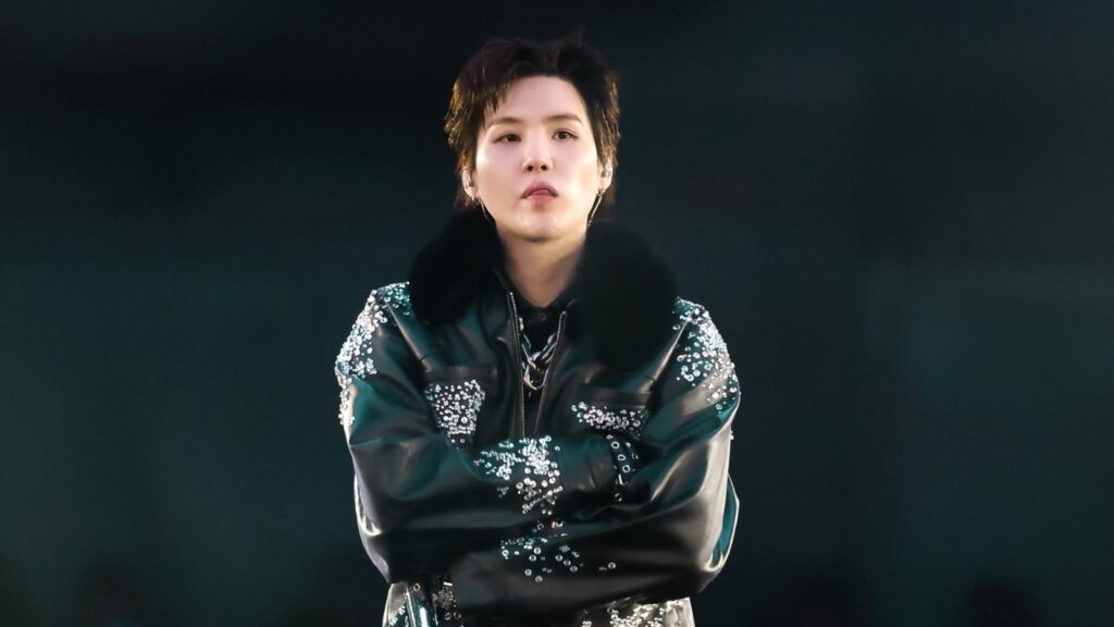 BTS' Suga sparks concern over the state of his injured shoulder in a recent appearance
