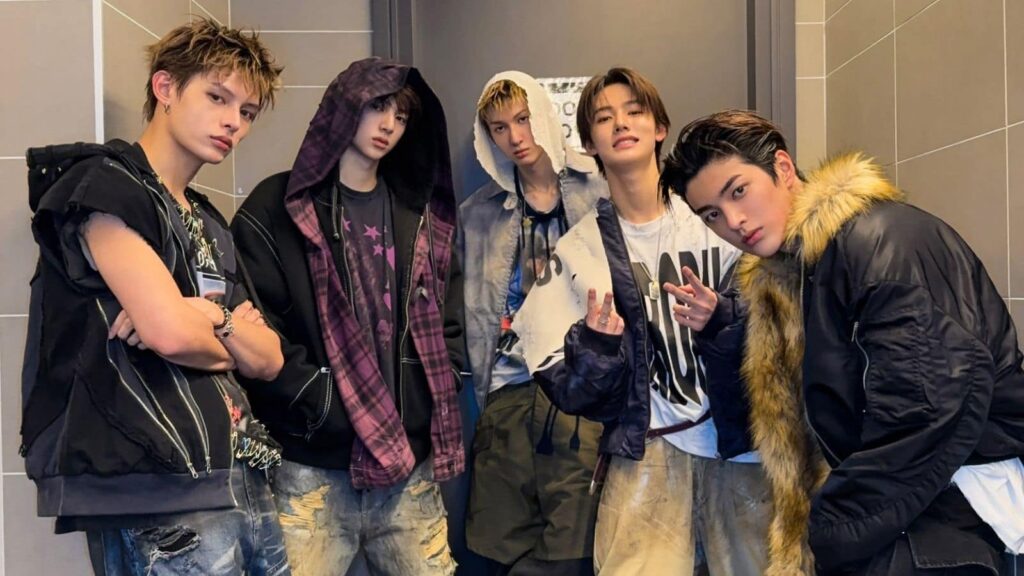 CORTIS becomes the boy group with the 6th-highest 1st week sales in Hanteo history CORTIS becomes the boy group with the 6th-highest 1st week sales in Hanteo history