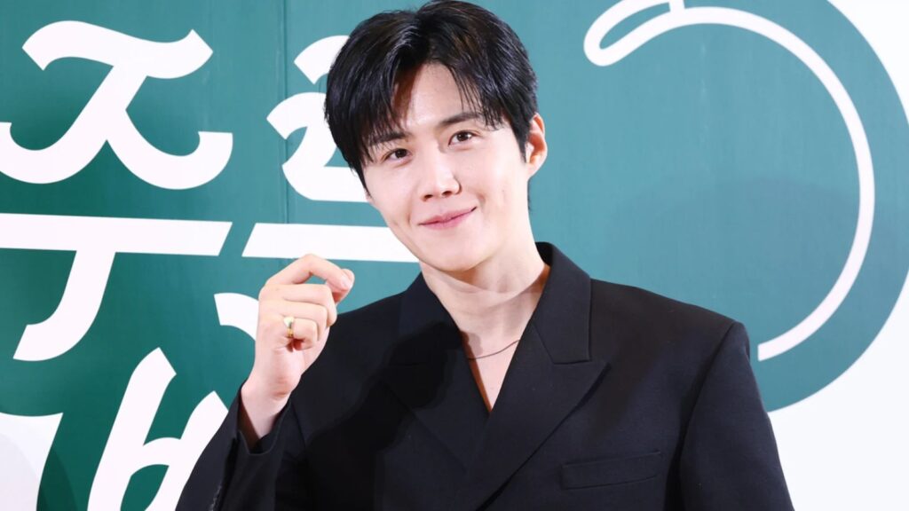 Kim Seon Ho donates $36,000 USD for elderly welfare on his birthday Kim Seon Ho donates $36,000 USD for elderly welfare on his birthday