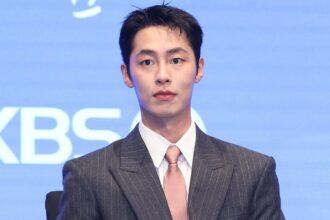 Lee Jae Wook announces he will enlist in the army this May
