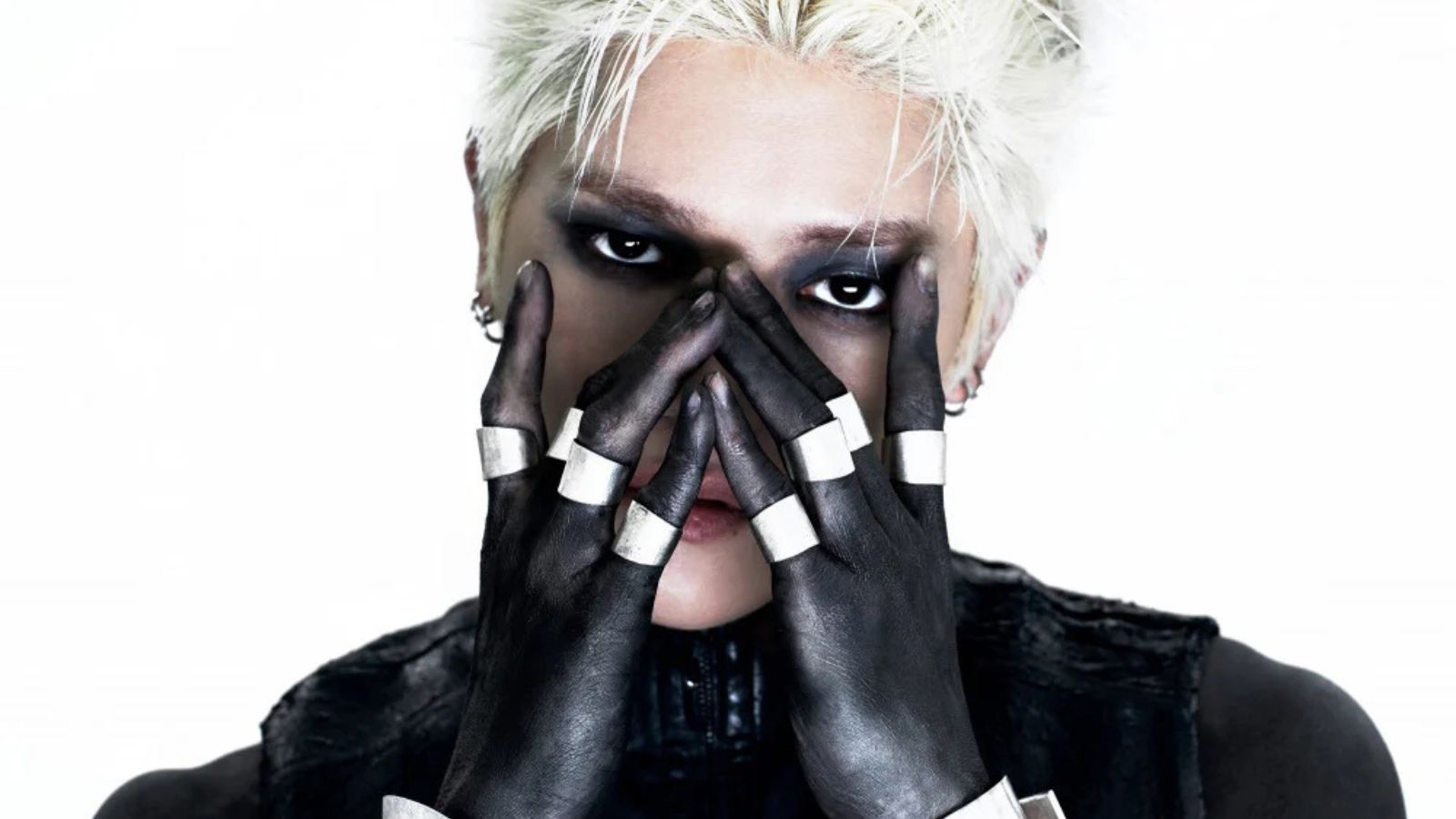 Taeyong is ready to release the "WYLD" full concept teasers