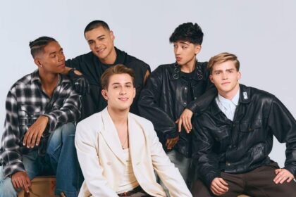 Santos Bravos earn their first Spotify Podcast Award in Mexico City