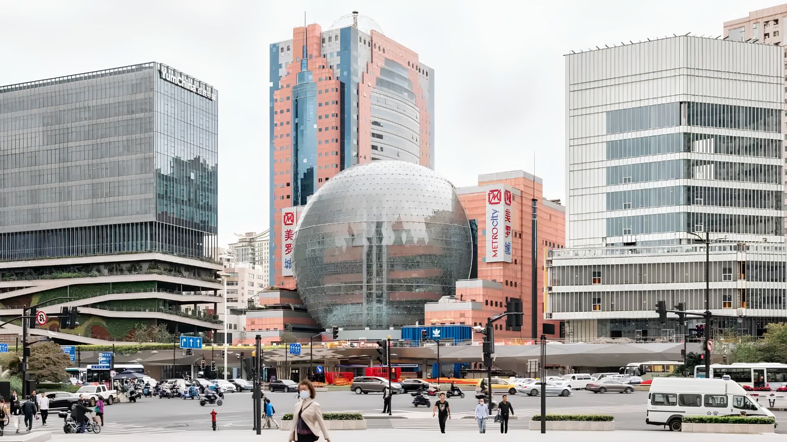 Shanghai's Xujiahui district is the place of SMTOWN STORE