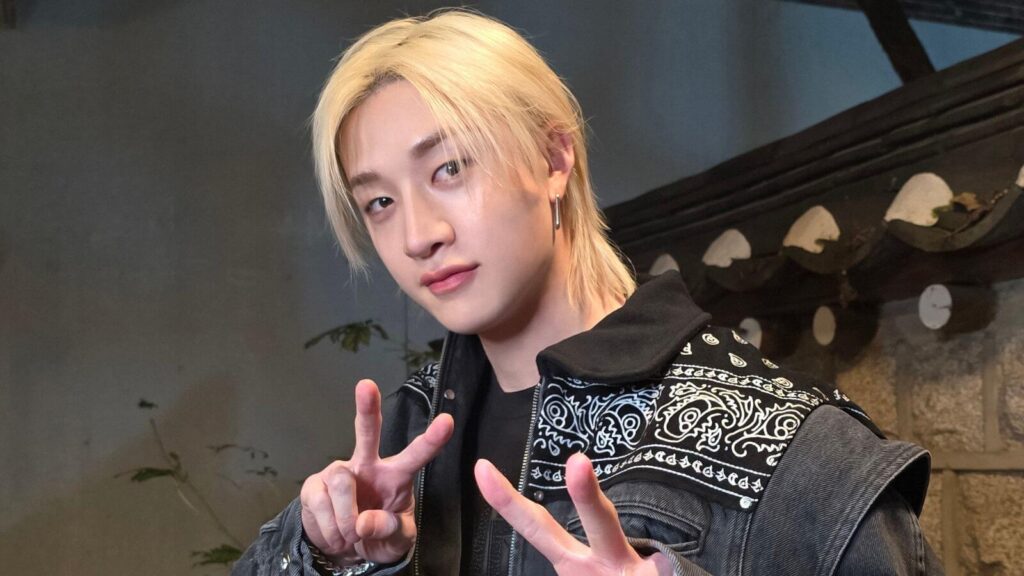Stray Kids' Bang Chan fights world champion boxer Shin Jong Hun in a new video Stray Kids' Bang Chan fights world champion boxer Shin Jong Hun in a new video
