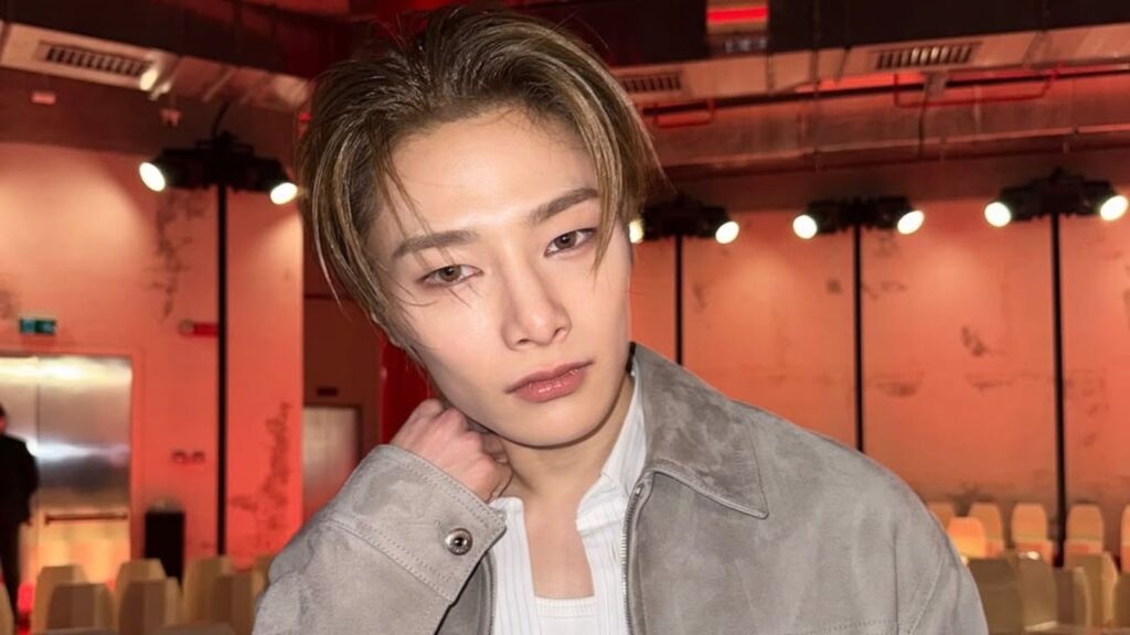 Stray Kids' I.N advises a fan who received a message from his ex