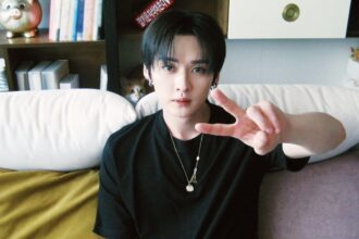 Stray Kids' Lee Know shares a sweet picture of him from kindergarten