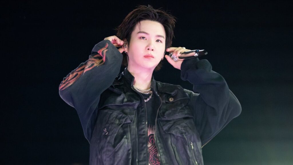 Suga ran a 12-kilometer marathon before the BTS Day 2 concert at Stanford, California Suga ran a 12-kilometer marathon before the BTS Day 2 concert at Stanford, California