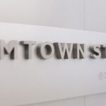 What makes SM Entertainment's new SMTOWN STORE in Shanghai unique like nothing else