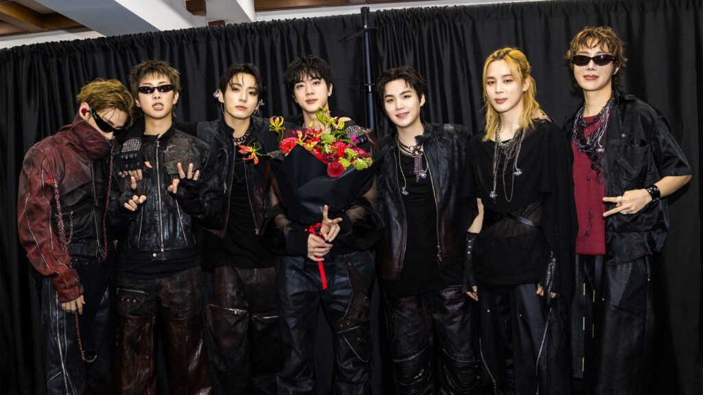 BTS' "ARIRANG" is back at the top 10 of the Billboard 200, 3 months after its release BTS' ARIRANG is back at the top 10 of the Billboard 200, 3 months after its release