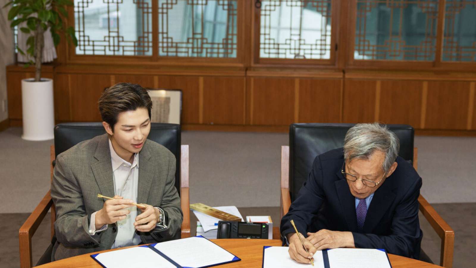 BTS' RM becomes the National Museum of Korea's first global ambassador BTS' RM becomes the National Museum of Korea's first global ambassador