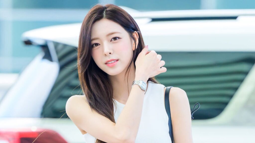 ITZY's Yuna will have her first starring role in the Netflix K-Drama 'Do Not Climb Over the Wall' ITZY's Yuna will have her first starring role in the Netflix K-Drama 'Do Not Climb Over the Wall'