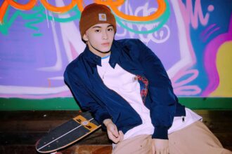 Mark Lee apologizes after photos show him wearing a Confederate flag shirt