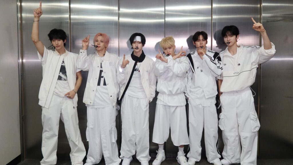 RIIZE achieves another million-selling project with their EP "II" RIIZE achieves another million-selling project with their EP II