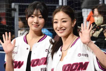 TWICE's Jihyo shares a special baseball moment with sister Lee Ha-eum