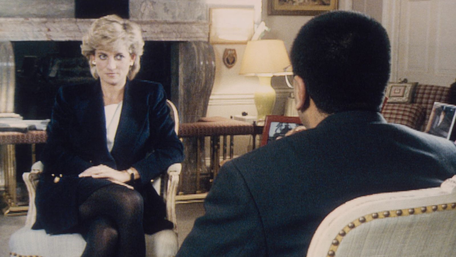 Princess Diana's unseen and touching letter for a fan will be auctioned