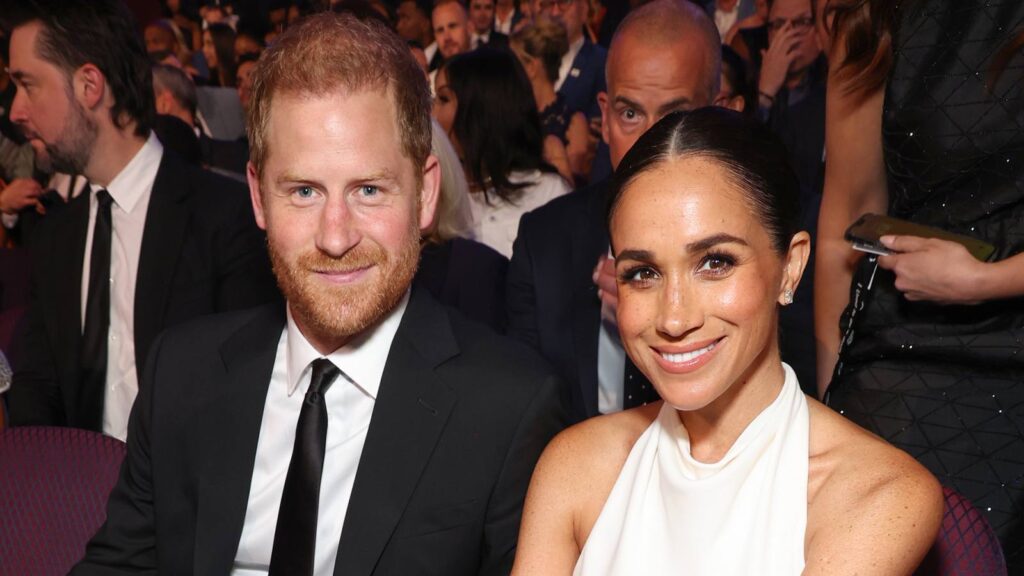 Throwback photo: Meghan Markle posts unseen photo of her early romance days with Prince Harry Throwback photo: Meghan Markle posts unseen photo of her early romance days with Prince Harry