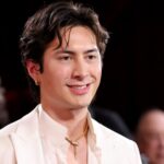 Hudson Williams embraces dadcore fashion with a simple summer outfit