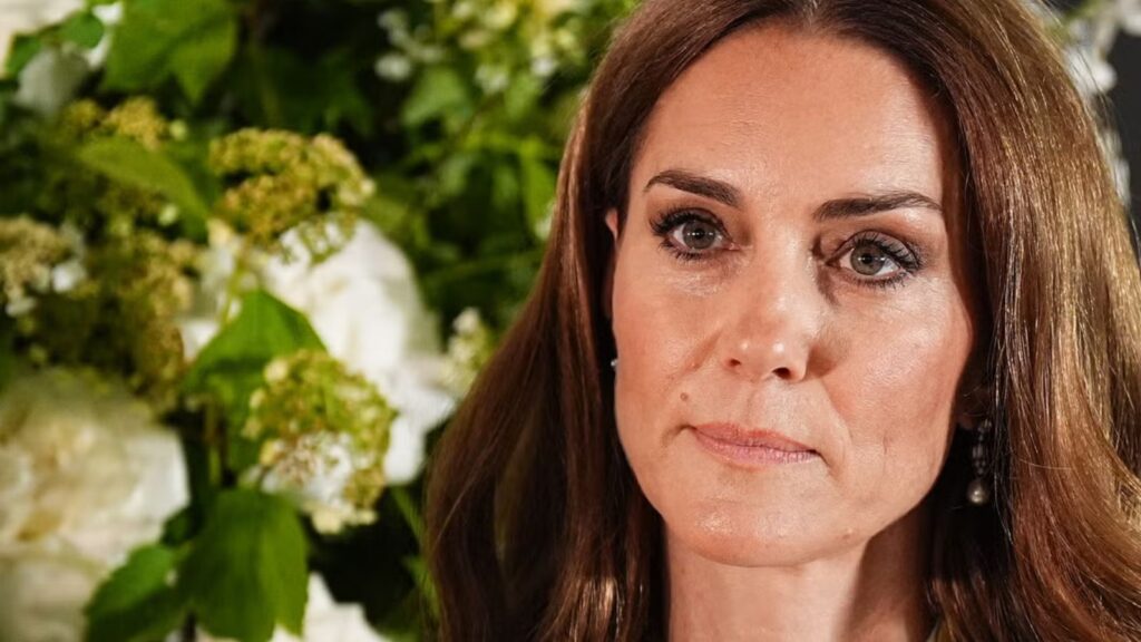 Kate Middleton makes special appearance at the Wimbledon Royal Box for the Women’s Final Kate Middleton makes special appearances at the Wimbledon Royal Box for the Women’s Final
