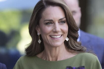 Kate Middleton rocks grassy green at Wimbledon Men’s Final