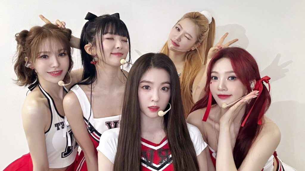 Red Velvet shares a sweet first look at their upcoming official light stick Red Velvet shares a sweet first look at their upcoming official light stick