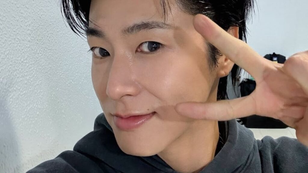 TVXQ's Yunho releases the “Time’s Tickin’” teaser TVXQ's Yunho releases the “Time’s Tickin’” teaser x