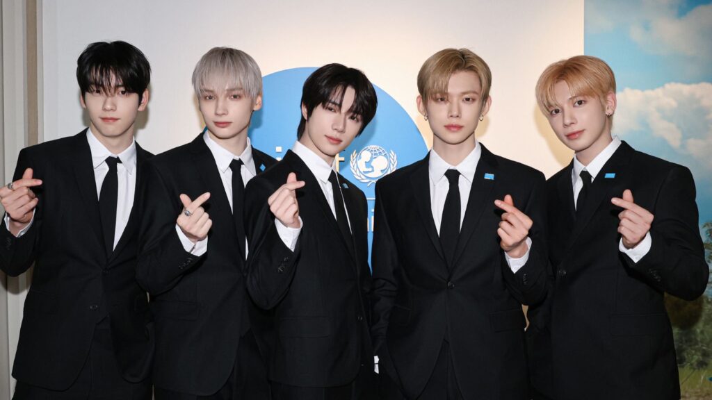 TXT stuns with new “Setsuna Hanabi” photos TXT stuns with new “Setsuna Hanabi” photos