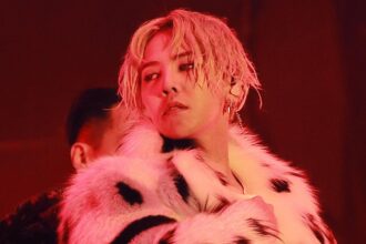 BIGBANG's G-Dragon saves his cameraman from a dangerous concert accident