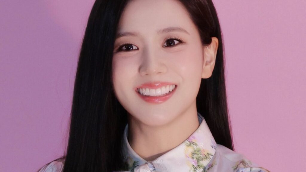 BLACKPINK's Jisoo hints at a comeback with “CLICK” BLACKPINK's Jisoo hints at a comeback with “CLICK”