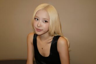 BLACKPINK's Rosé is crowned the most famous person in Australia BLACKPINK's Rosé is crowned the most famous person in Australia