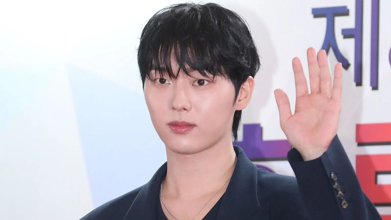 Choi Hyun Wook sparks new controversy for allegedly intoxicated live stream Choi Hyun Wook sparks new controversy for allegedly intoxicated live stream