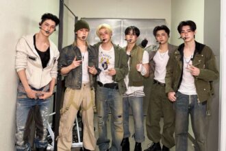 ENHYPEN strikes third win on Music Bank with “Bloody Paradise” ENHYPEN strikes third win on Music Bank with “Bloody Paradise”