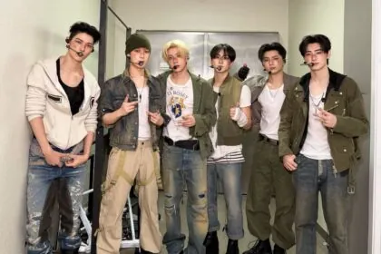 ENHYPEN strikes third win on Music Bank with “Bloody Paradise” ENHYPEN strikes third win on Music Bank with “Bloody Paradise”