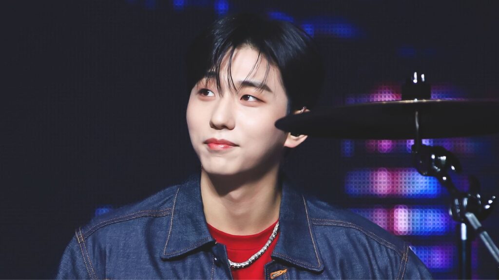 Gunil leaves Xdinary Heroes and JYP Entertainment after allegedly insulting fans
