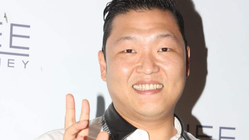 PSY cools down heated comments about the “SUMMER SWAG” show PSY cools down heated comments about the “SUMMER SWAG” show