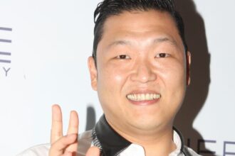 PSY cools down heated comments about the “SUMMER SWAG” show