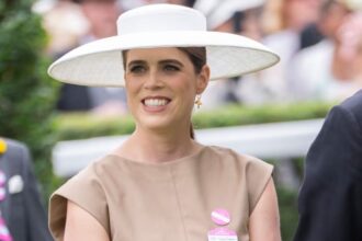 Princess Eugenie officially announces the name of her newborn baby girl Princess Eugenie officially announces the name of her newborn baby girl