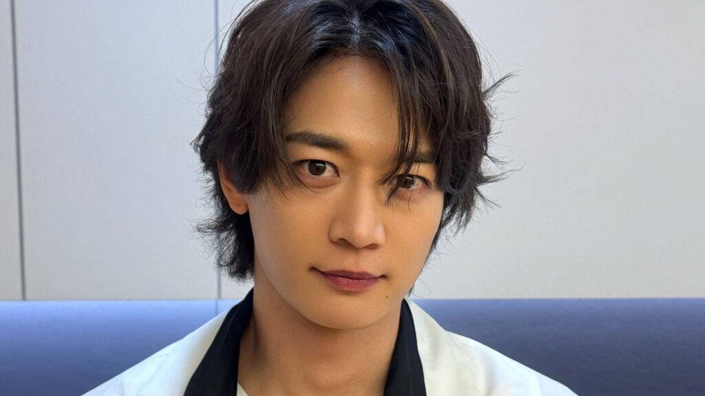 SHINee’s Minho goes solo in “Make It Hot” SHINee’s Minho goes solo in “Make It Hot”