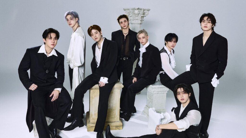 Stray Kids' 'THIS & THAT' Stays Top 3 On Billboard 200 For 2 Weeks Stray Kids' 'THIS & THAT' Stays Top 3 On Billboard 200 For 2 Weeks