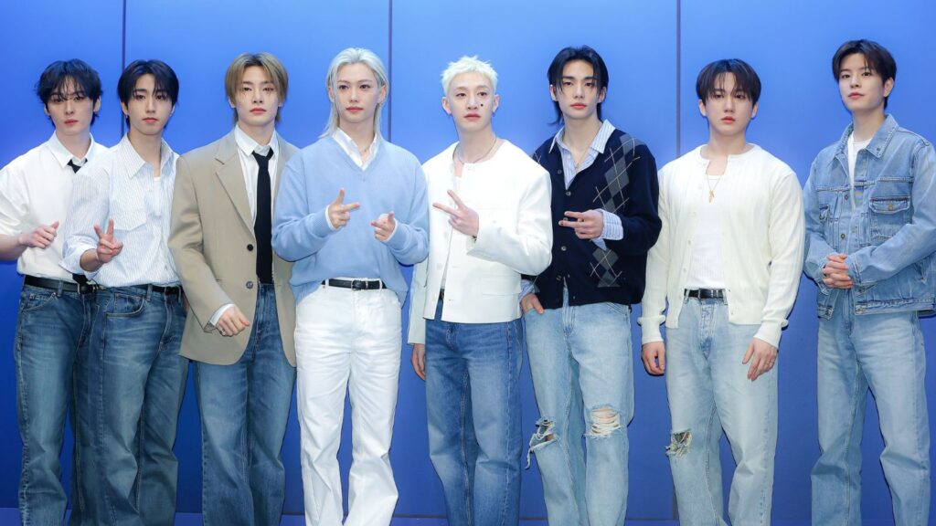 Stray Kids earns another jewel to their crown on Inkigayo for “THIS & THAT” Stray Kids earns another jewel to their crown on Inkigayo for “THIS & THAT”