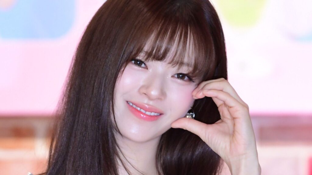 TWICE's Jeongyeon says her new company 'fully supports' her