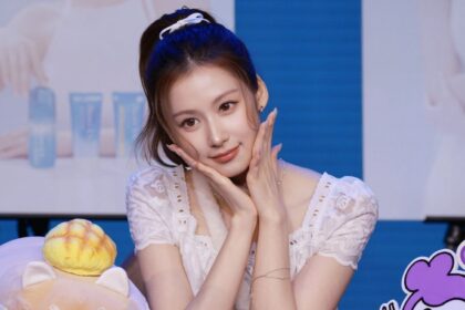 TWICE's Sana teaches fans a few simple stretches to relieve fatigue