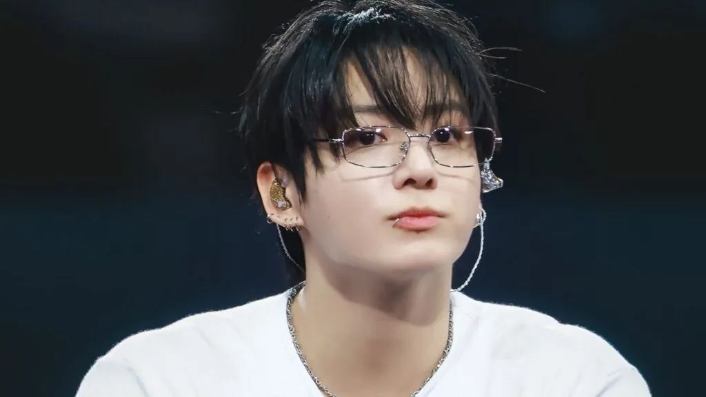 BTS' Jungkook shows support for girl group RESCENE once again BTS' Jungkook shows support for girl group RESCENE once again