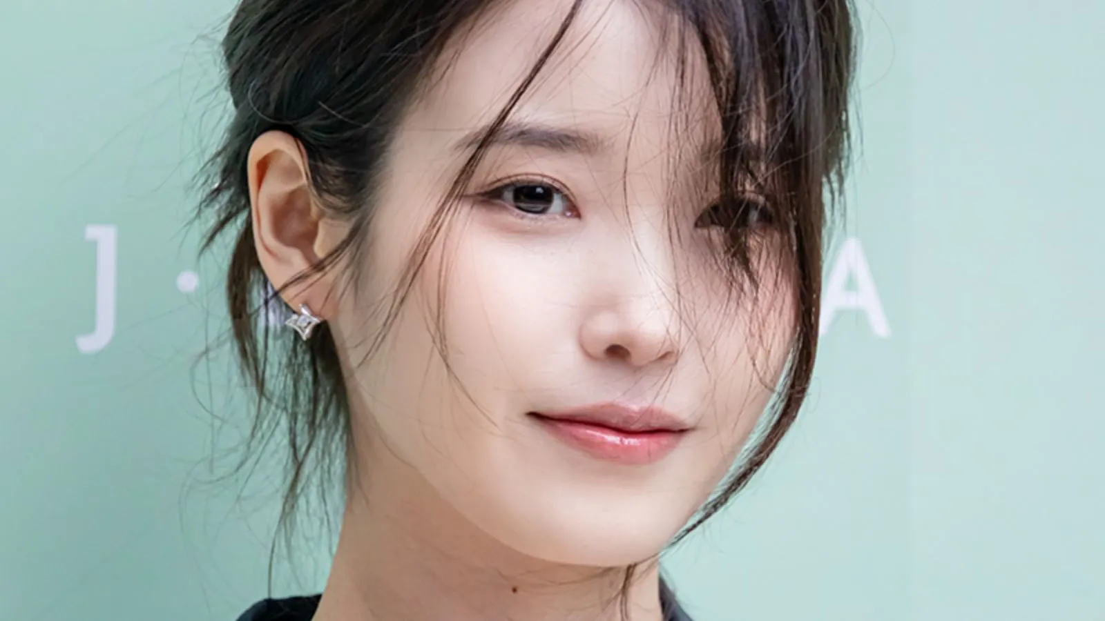 IU donates $144,000 to four organizations ahead of her 18th debut anniversary IU donates to the Korea Welfare Services