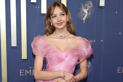 Lisa reveals that she hid past relationships to avoid affecting BLACKPINK's popularity Lisa reveals that she hid past relationships to avoid affecting BLACKPINK's popularity