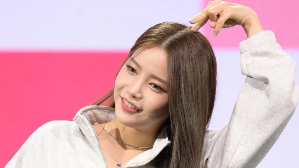 MAMAMOO’s Solar reveals she was attacked by a stranger in Los Angeles MAMAMOO’s Solar reveals she was attacked by a stranger in Los Angeles