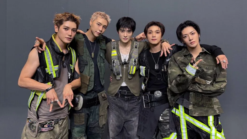 NCT 127 earns a Music Core award for “Blingy” NCT 127 earns a Music Core award for “Blingy”
