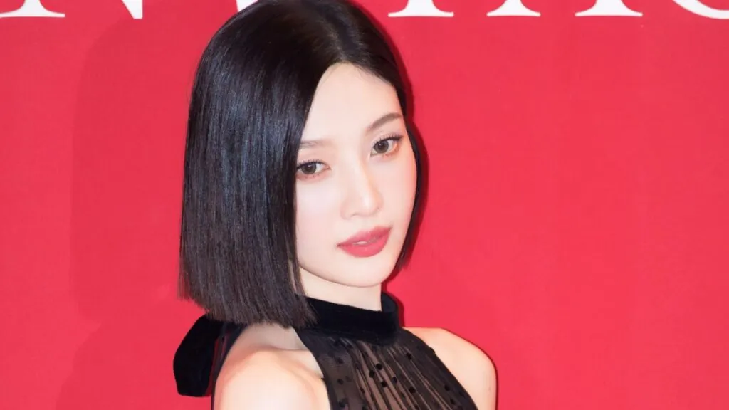 Red Velvet's Joy opens up to fans about her personal concerns Red Velvet's Joy opens up to fans about her personal concerns