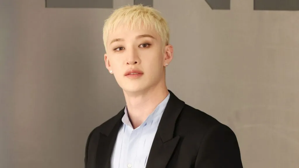 Stray Kids' Bang Chan calls out disrespectful crowds at the airport Stray Kids' Bang Chan calls out disrespectful crowds at the airport