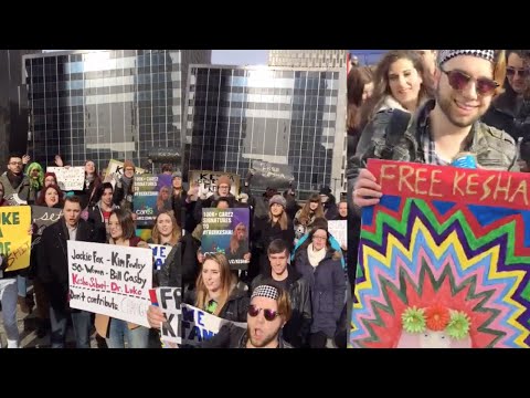 Kesha fans protesting outside New York City Courthouse | #FreeKesha