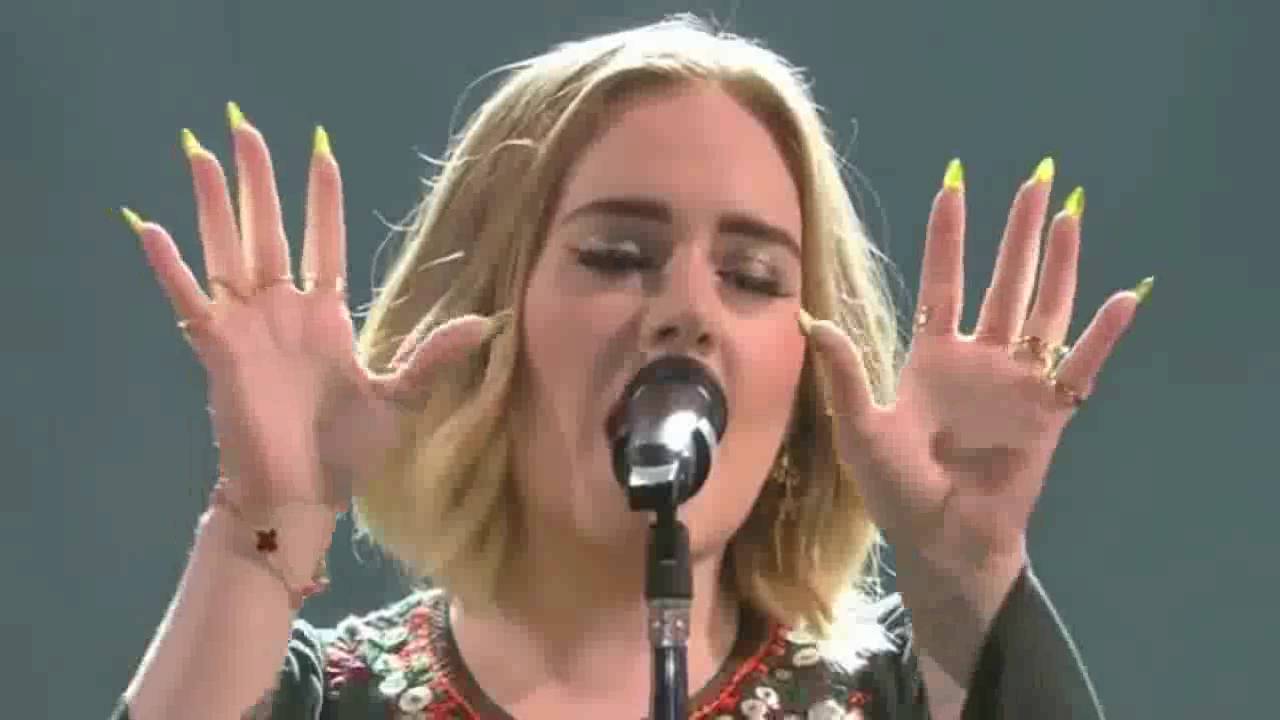 Adele - Skyfall (Live 2016 Glastonbury Festival)